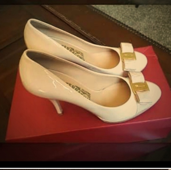 Salvatorre Ferraganmo Heels - Picture 3 of 4